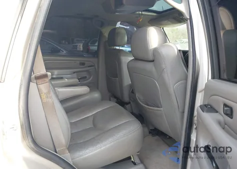 2004 Cadillac Escalade Standard z USA, uszkodzony, nr VIN 1GYEC63T64R311577